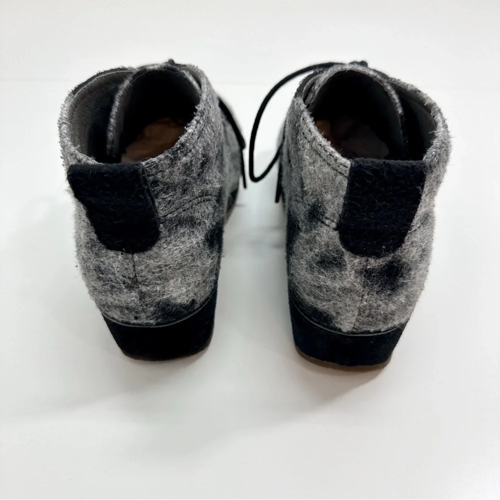 Dansko Lucille Wool Lace Up Chukka Ankle Boots in Grey and Black - Picture 3 of 10